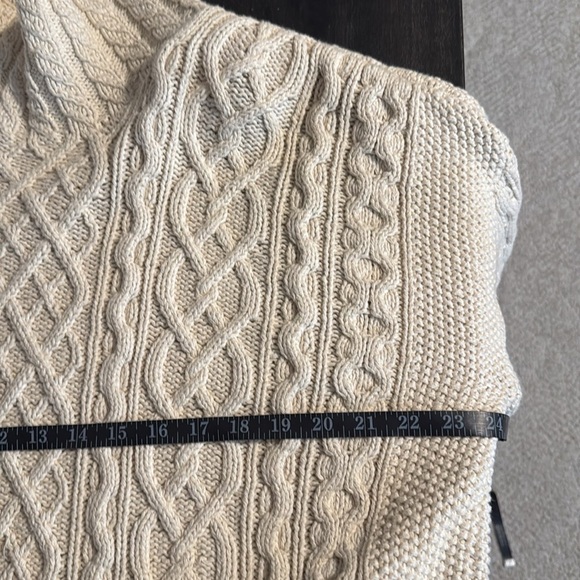 Pres De Chamonix Cream Fisherman Cable Knit Sweater Size Medium - Picture 6 of 7